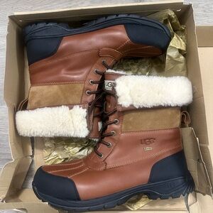 UGG Chestnut and Black Boots with Cream Fur
